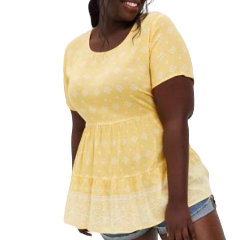 Torrid, Size 3X Tiered Blouse Yellow Keyhole Back Rayon NWT